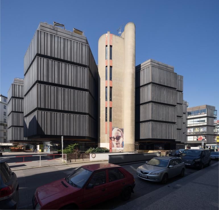 MyefskiArch's tweet image. Heading to Prague? Reach for this modernist architecture map. Explore everything from Czech Cubism to Postmodernism and so much more.
#praguearchitecture #architecturemaps #wallpapermag

buff.ly/36BHWVK