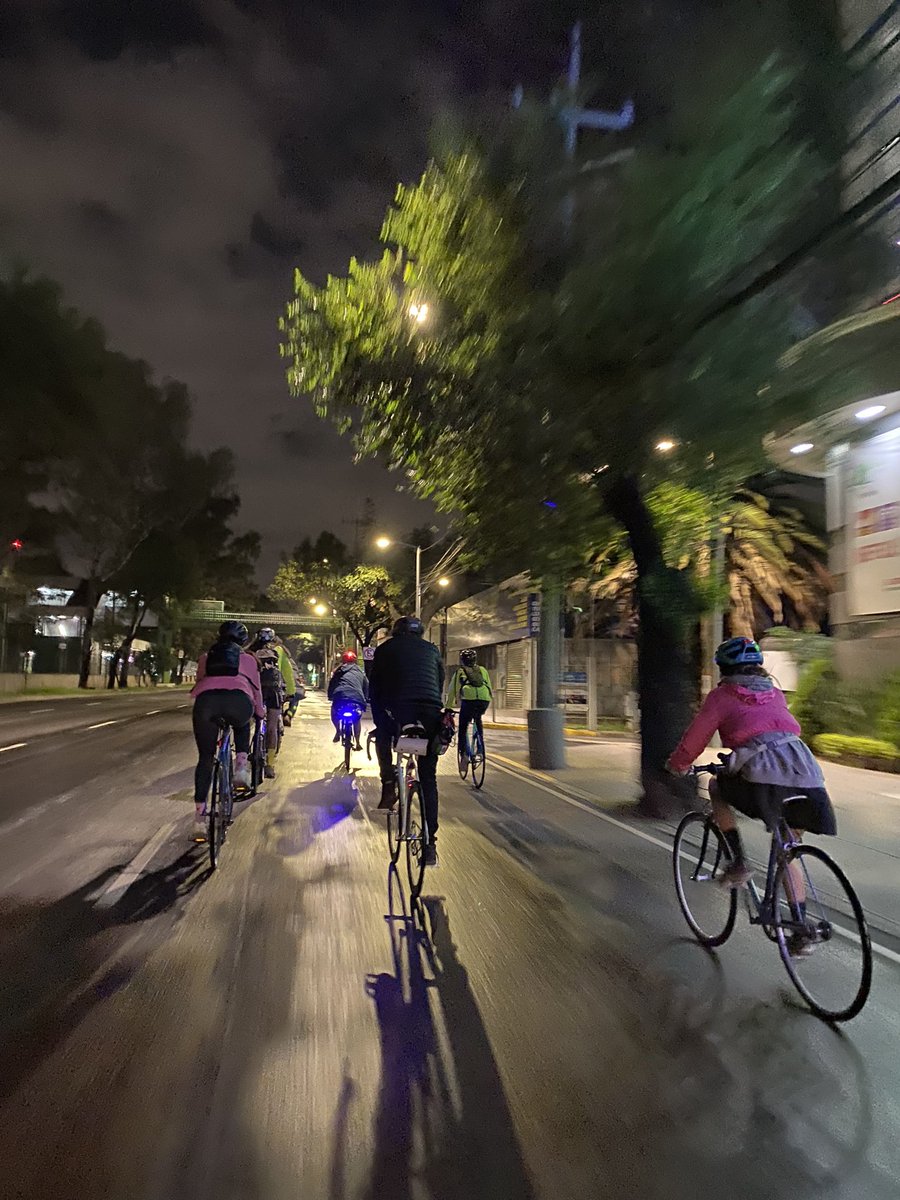 Ayer fue una rodada bien chida, aunque muy accidentada. 
Muchas gracias a todos los que fueron:  a los nuevos, a los ponchados, a los trasnochados y a los caídos 🙋🏽‍♂️.

Nos vemos el próximo jueves