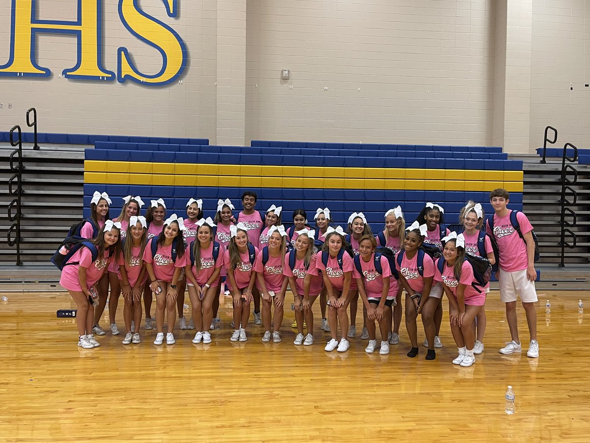 Klein_Cheer's tweet photo. Camp Showoffs was a success, itβs officially CAMP TIME πππ#kleinhigh #KHScheer πππ https://t.co/V9ONIdbZ9V
