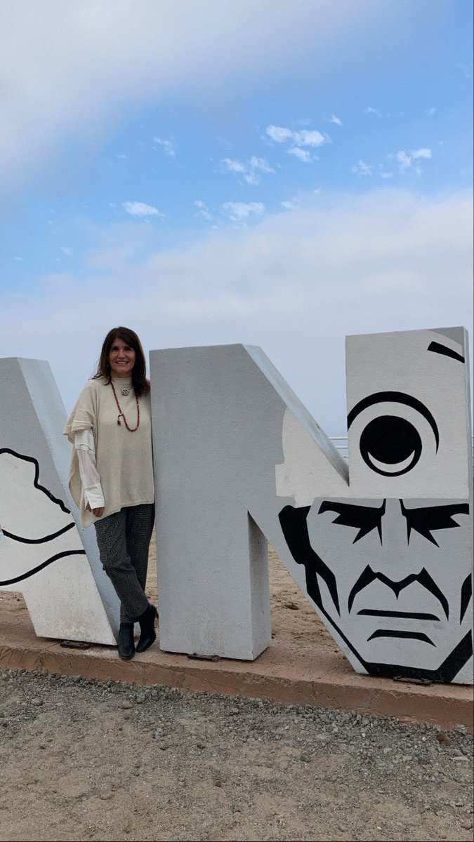EstoyConPaula's tweet photo. Ahora desde el monumento natural La Portada, nuestra candidata presidencial @PaulaNarvaezO inicia su recorrido en #Antofagasta en compañía de autoridades comunales,
militantes e independientes que se suman al #ProyectoColectivo 🙌🌊

#VamospoLoImposible https://t.co/7UdZtaLzAQ
