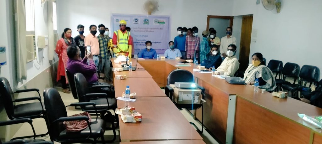 WATCO(Sewerage) SAMBALPUR (@owssbsbp) on Twitter photo Orientation-Cum-Training for core sanitation workers organised by ERSU,Sambalpur.<a href="/HUDDeptOdisha/">H & UD Dept</a> <a href="/OWSSB1/">OWSSB</a> <a href="/SMC_Sambalpur/">SMC Sambalpur</a> <a href="/FssmOdisha/">Faecal Sludge & Septage Management | #FSSMOdisha</a> <a href="/IPR_Odisha/">I & PR Department, Odisha</a> #SafetyNDignity #NoManualScavenging #Garimayojana Orientation-Cum-Training for core sanitation workers organised by ERSU,Sambalpur.<a href="/HUDDeptOdisha/">H & UD Dept</a> <a href="/OWSSB1/">OWSSB</a> <a href="/SMC_Sambalpur/">SMC Sambalpur</a> <a href="/FssmOdisha/">Faecal Sludge & Septage Management | #FSSMOdisha</a> <a href="/IPR_Odisha/">I & PR Department, Odisha</a> #SafetyNDignity #NoManualScavenging #Garimayojana