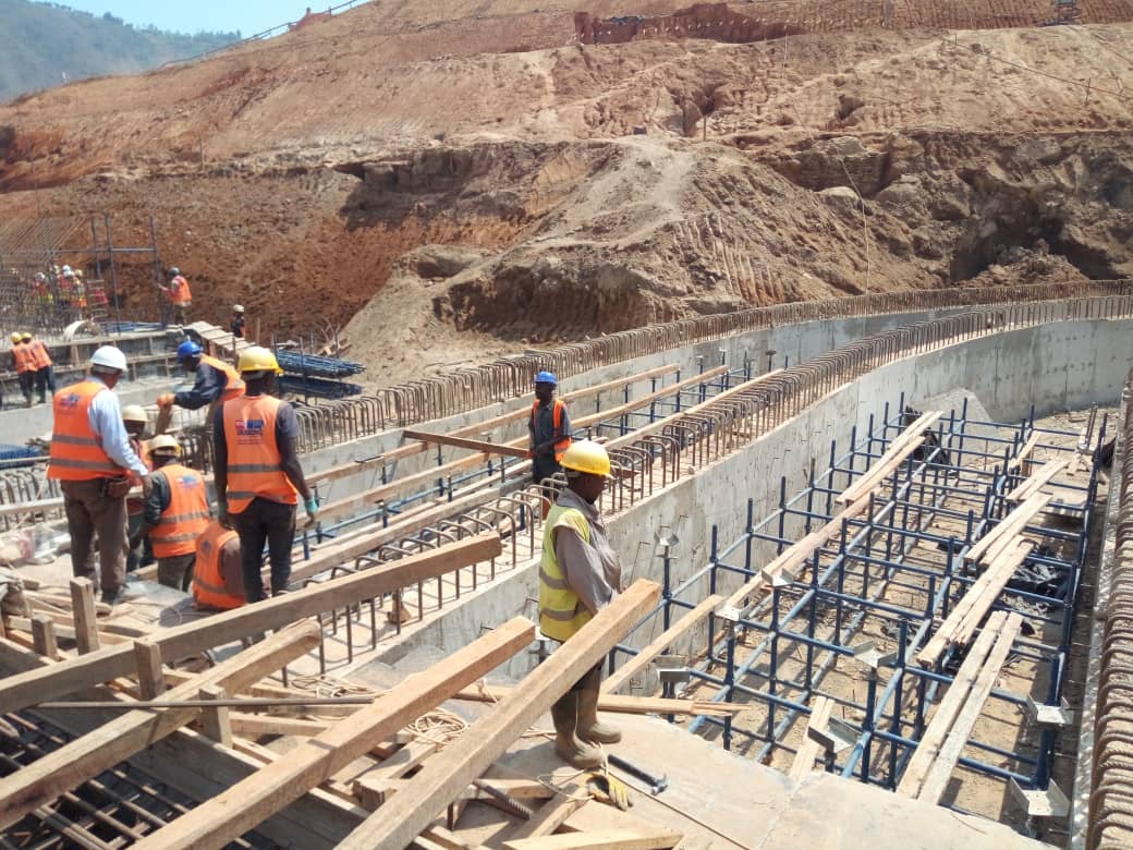 cmc_orascom's tweet photo. Les travaux pour le ponceau de la dérivation de la rivière de JIJI sont en cours #Burundi #JIJI #Mulembwe #Projet #Hydroélectrique https://t.co/zvNusc0ury