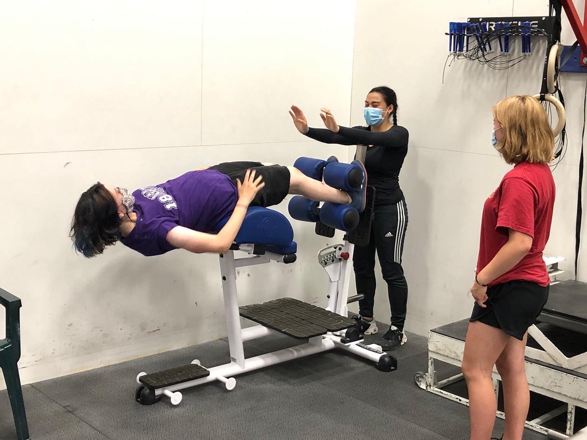 FSauveRC's tweet photo. Hier tournage pour CBC Radio-Canada Réaction à la médaille d’or remportée par Maude Charron olympiques de Tokyo
Au Complexe récréatif Gadbois, à Montréal 
Voici quelque photo des jeunes filles membre du club Les géants. La jeune Rivian Langelier Plus de détail national de CBC. https://t.co/5eUGFr0GNm
