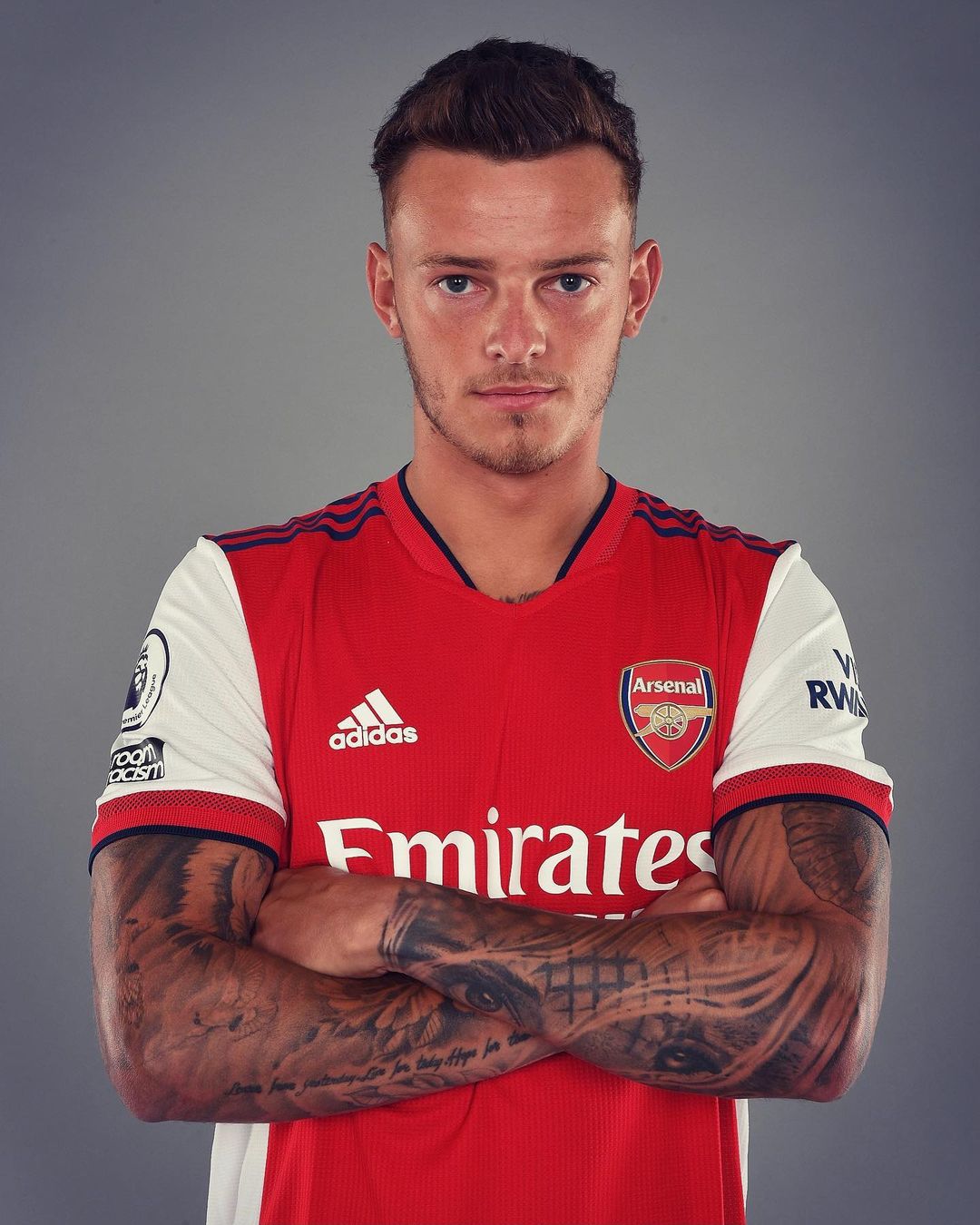 [Photos] Ben White poses with No.4 Arsenal shirt after completing £50m move Football Talk