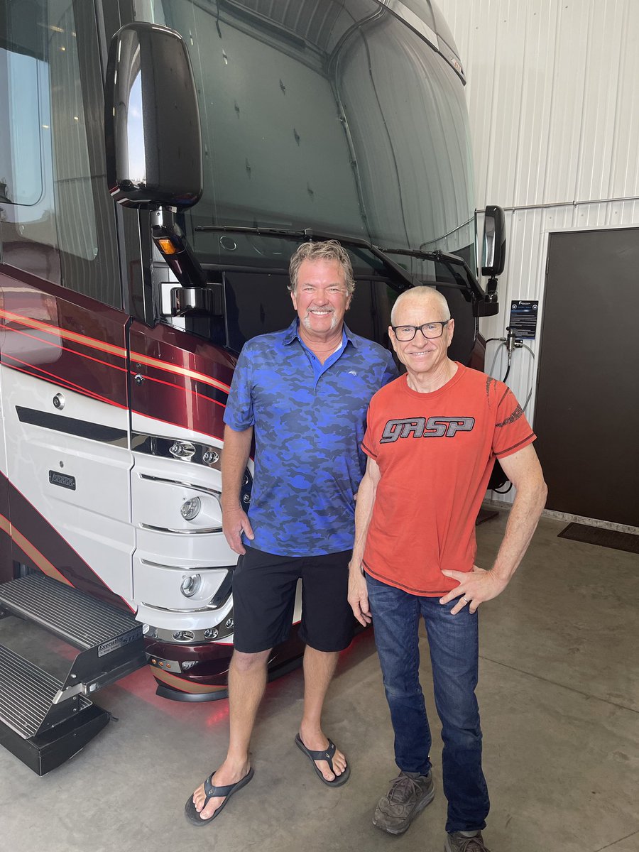 Who would have thought these 2 would end up driving buses??? @markmartin @MSTheGunslinger  
#livinthedream #RVroundup #montanamountains   @SkinnerRoundUp
