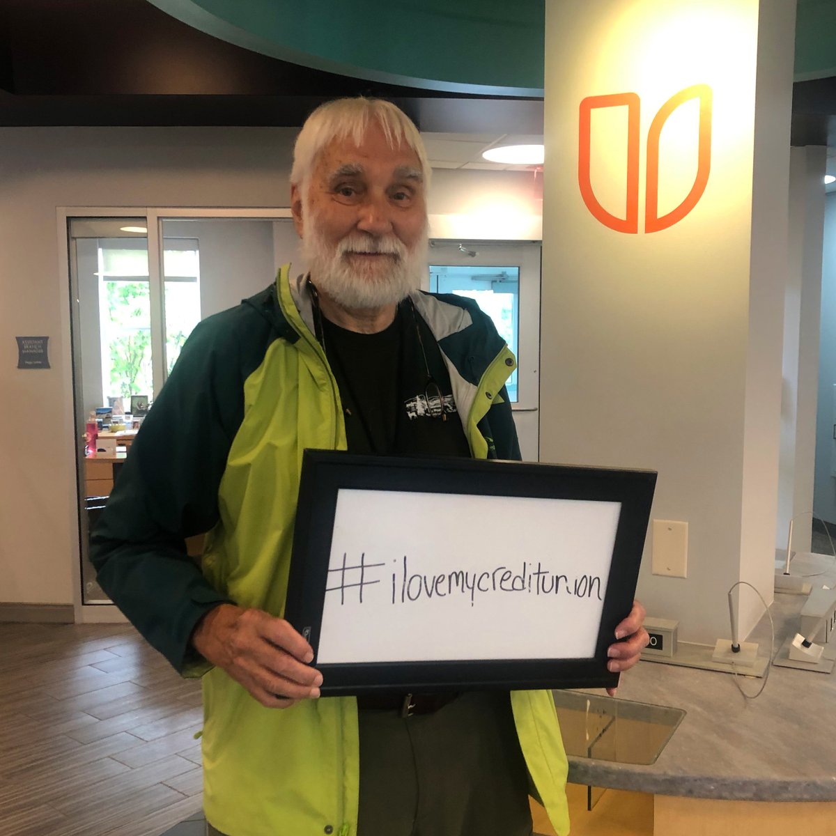 UCU_Maine's tweet photo. Jim, thanks for stopping by! Give it up for Jim in Orono, everyone!
#ilovemycreditunion
#UCUMaine #HowdoUCU #Maine #MaineCreditUnions https://t.co/AzjYYFcTSh