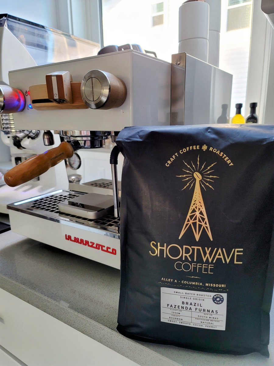 ShortwaveCoffee's tweet photo. Nothing like getting a 5 pound bag of craft roasted #shortwavecoffee in the mail #receiveandtransmit https://t.co/29MljlFKlp