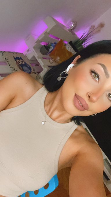 Online now🥳📽 https://t.co/6kXilktlLe<a href="/tag/newprofilepic"class="tags"><span>#newprofilepic</span></a>