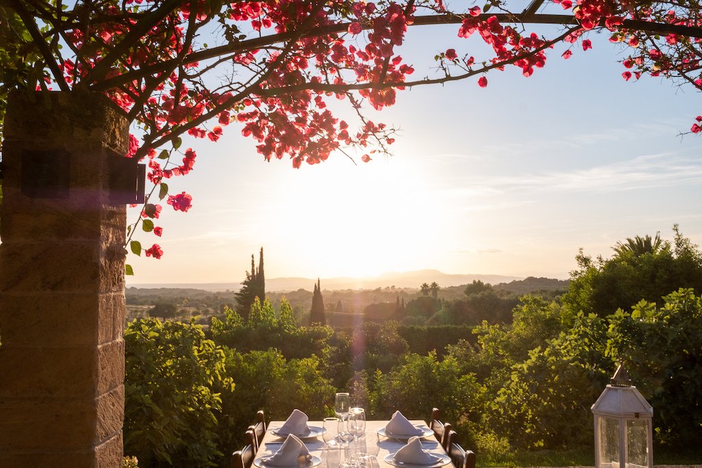 mallorcareflect's tweet photo. #FoodFriday from #Mallorca #Majorca = 'Countryside Dining near Manacor &amp; Portocristo' by @MallorcaJan + 'Sunset dining: Son Terrassa' by @estilo_palma. Tastings at: https://t.co/YPnepWqabb https://t.co/m68kUlYZPv