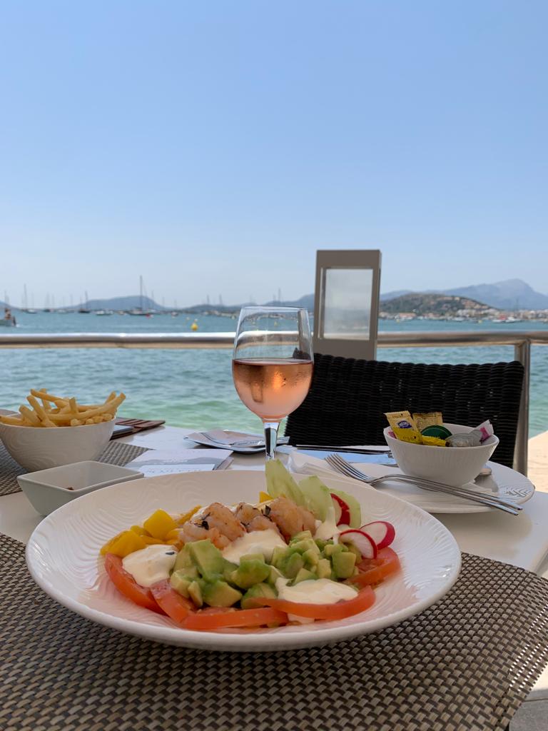 Food tastes better by the sea 💙❤

#portdepollença #mallorca #FridayFeeling