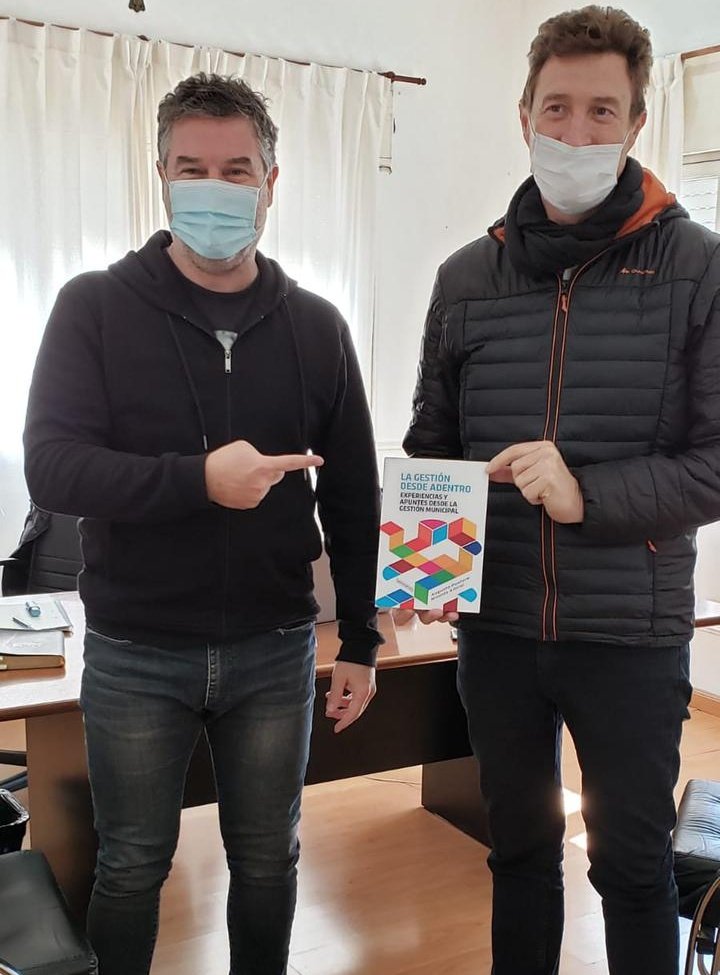 IgnacioGAresca's tweet photo. 🤝 Gracias querido amigo Augusto Pastore por el apoyo y la cálida recepción. Vamos a seguir trabajando, como hasta ahora, para que nuestro querido depto San Justo siga creciendo y poder tener un representante más en el Congreso 💪
#VamosPorSanJusto
#MasProgreso
#EsPorCórdoba https://t.co/PqdPXbA4wB
