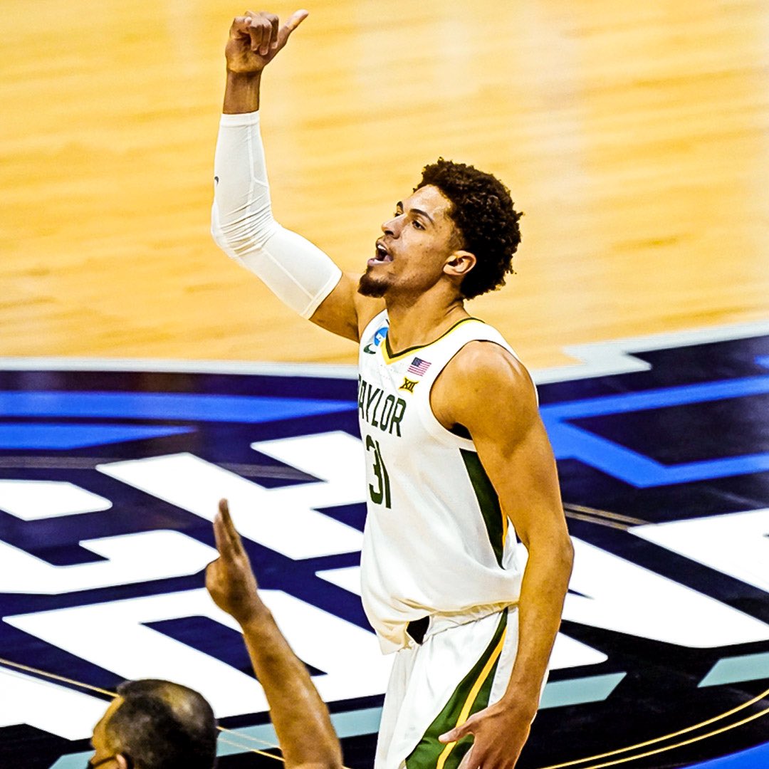 BaylorAthletics's tweet photo. More blessings &amp; basketball for these 2️⃣ @BaylorMBB national champs 🙌

Proud of you, @_MrDoWork and @MarkVitalJr 💯

#SicEm | #NextLevelBU 🏀 https://t.co/UhUKrjPz0J