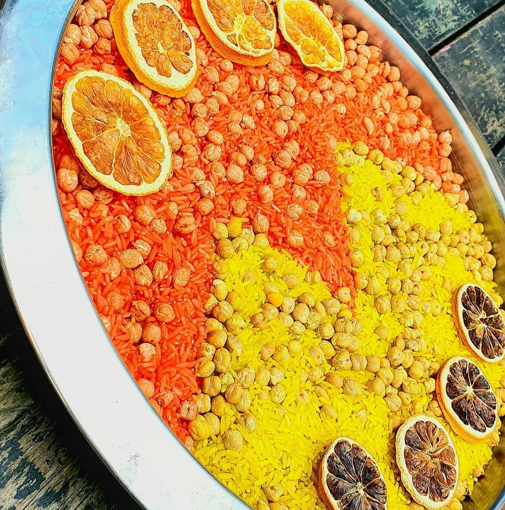Orange &amp; lemon sensory tray 🍊🍋
.
Ignite the senses with some lemon and orange scented sensory rice!
.
In our bundle:
⭐ mixed bag of orange scented and coloured sensory rice with chick peas
⭐ mixed bag of lemon scented and yellow coloured sensory rice… instagr.am/p/CR9KHKbMhuF/