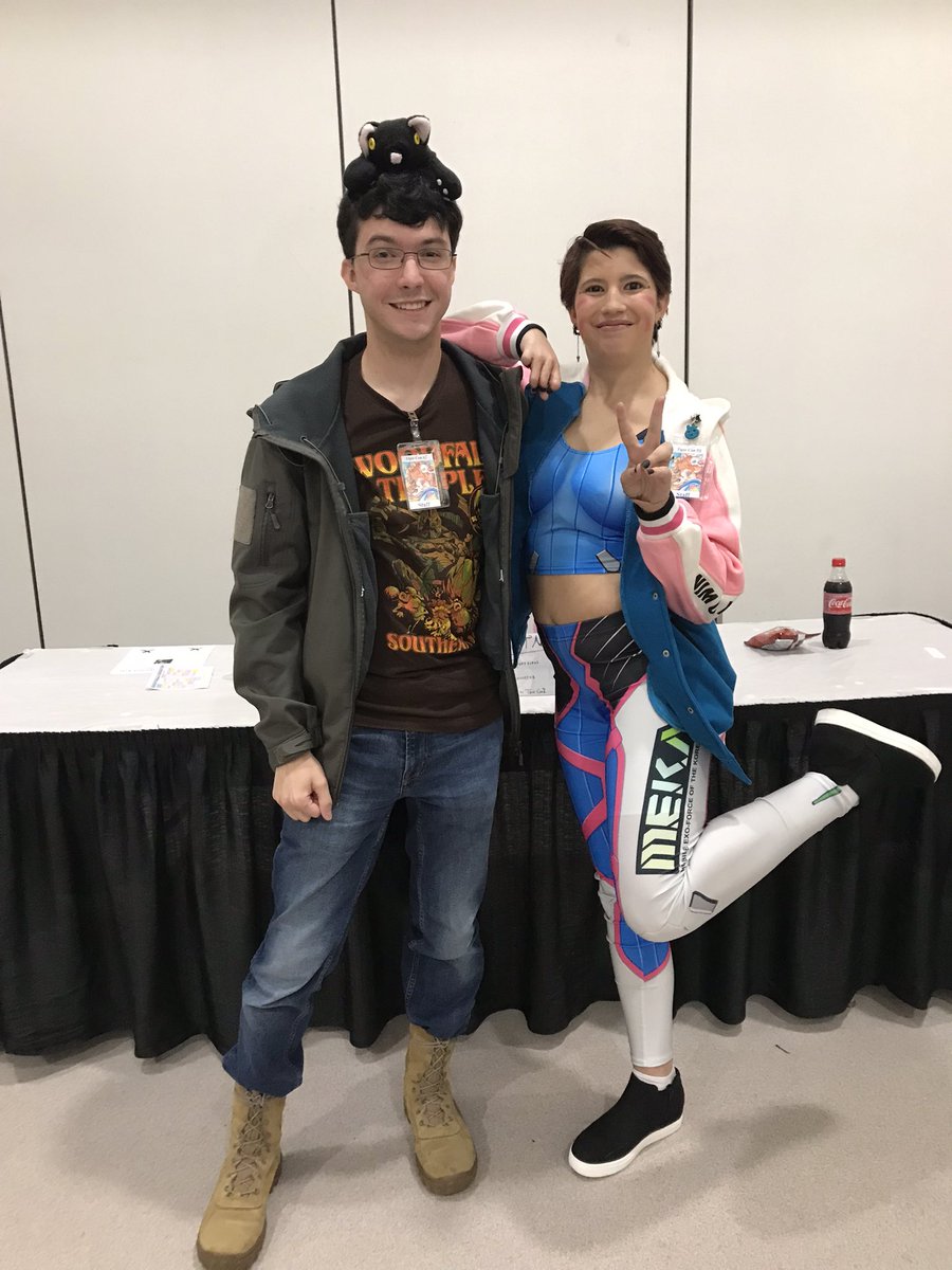 RoyalTikky_XOXO's tweet photo. Love my Tiger Peeps!!! #tigercon #convention #cosplay https://t.co/eoNjO2aVQA