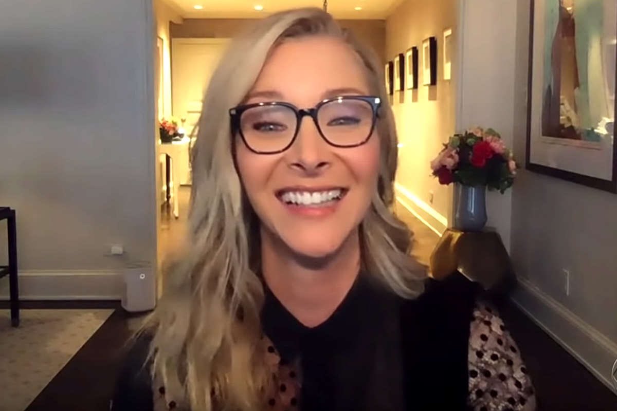 HAPPY BIRTHDAY LISA KUDROW 