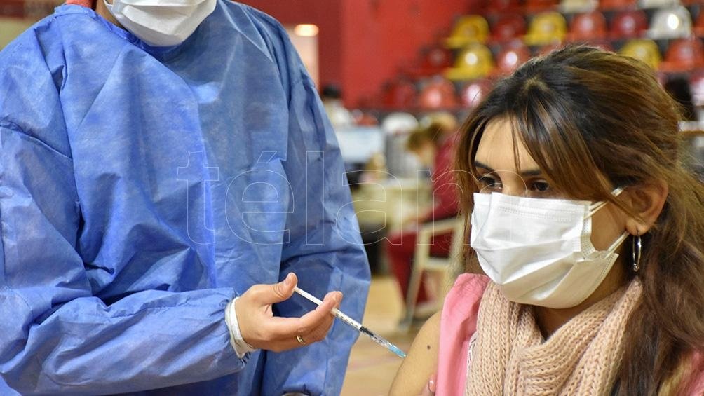 lanusquequeres's tweet photo. El 75,2% de la población a partir de 18 años inició su esquema de vacunación.

Según las cifras oficiales, cuentan con una dosis el 90,1% de quienes tienen 60 años o más, y el 88,8% de las personas con 50 o más años.

https://t.co/wm5Uh7Y1bR https://t.co/kvdiMCKiU5