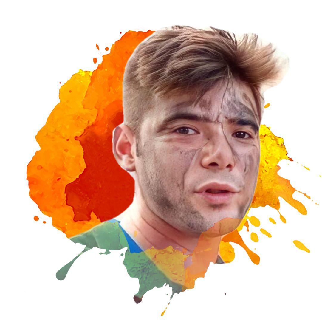 Şahin Akdemir.
Marmaris yangınına su yetiştirirken öldü.
25 yaşındaydı. 
Hakkını helal et kardeşim.
Seni yetiştirenlerin ellerini öperiz.