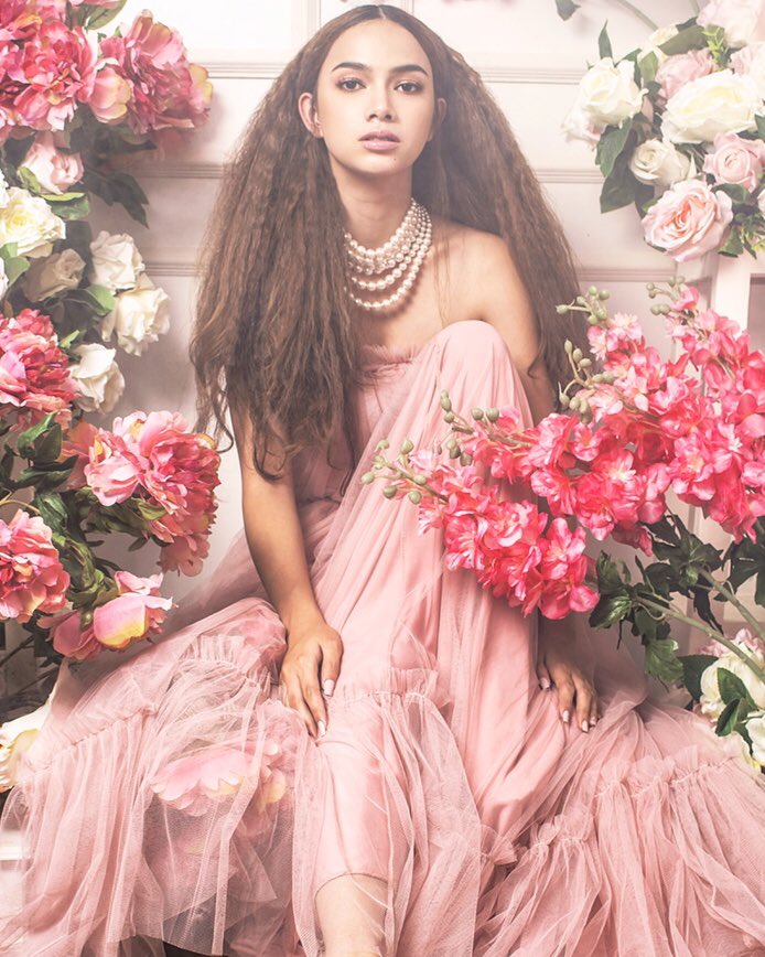 jmphoto16's tweet photo. PINK “wala na akong maisip na title haha”
Ig: @jmar_ld
Model: Ms earth Roxy
#vogue #fashionphotography #msearth #msearthphilippines #VogueKorea https://t.co/n70nLLi6e3