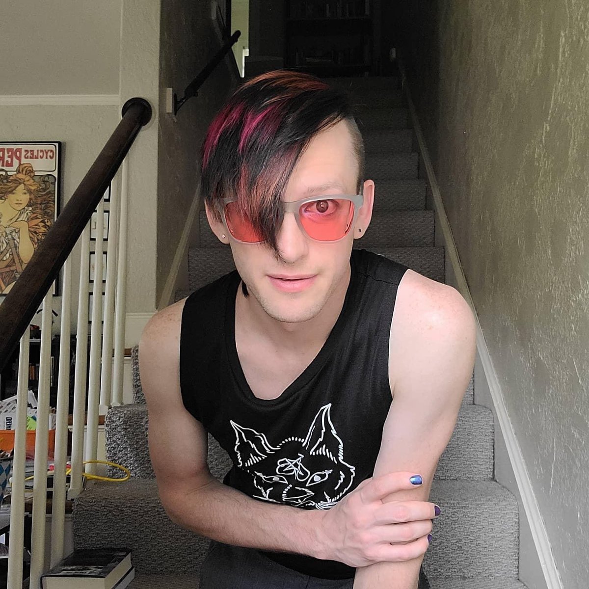 AlchemyHaircrft's tweet photo. My client Daniel owns and manages a bike shop while rocking awesome locks! Thanks for your selfie Daniel, that hair and style are fab. 🖤

#FeatureFriday #AlchemyHaircraft #althair #haircut https://t.co/KQxvtyP6YP