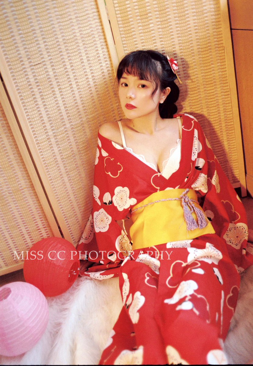 所谓浪漫
就是没有后来

摄影/@misscc520 

#胶片 #私房 #和服 #写真 #摄影 #成都 https://t.co/Ii9z5UFiC1
