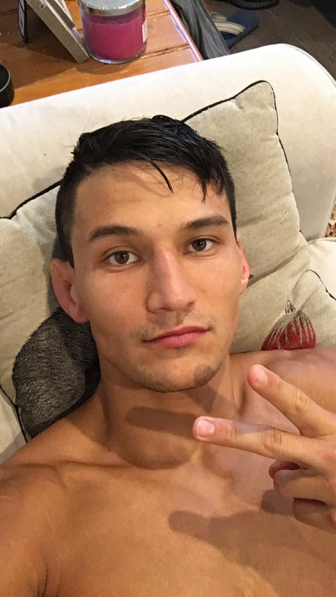 RyanCafaroMMA's tweet image. Hey #MMATwitter this is me at 148.6 lbs. 2.6 lbs away from 146.0 weigh ins are at 3, feeling great! Wish me luck!