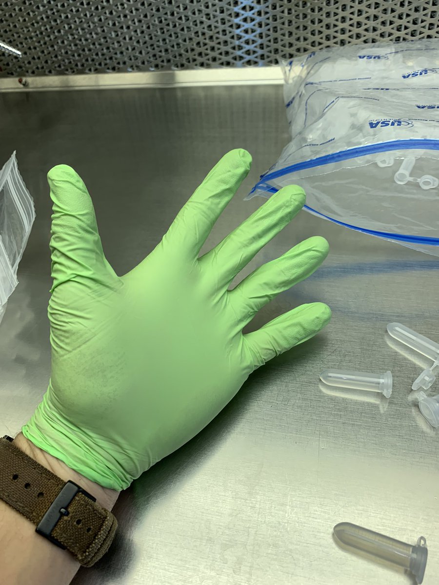 Grinch gloves 🧤