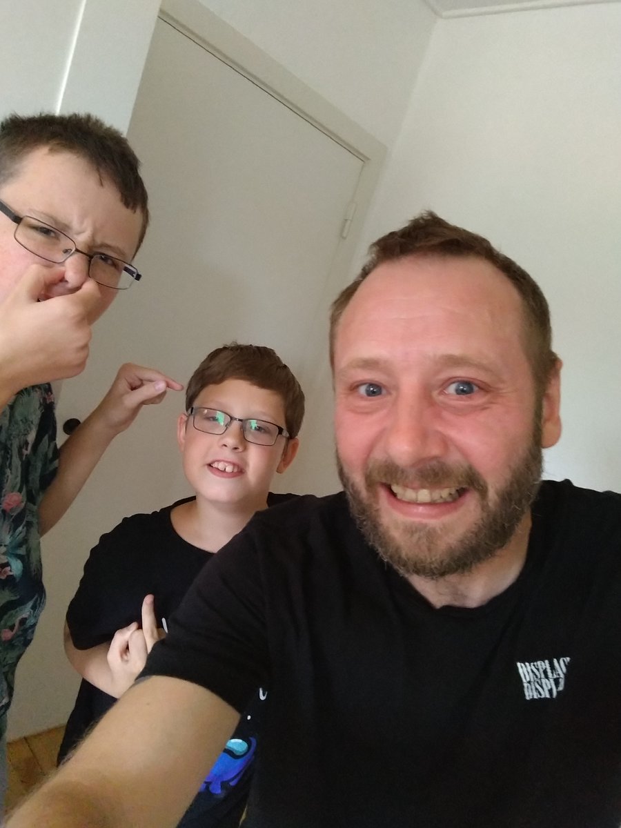 BobbyBobbywhat's tweet photo. Hellooooo everybody :D Drop by and check out some Rafttttttttttttt :D Going live in 5 :) https://t.co/uJZqCoGZ5C https://t.co/RPLUgTpZXZ