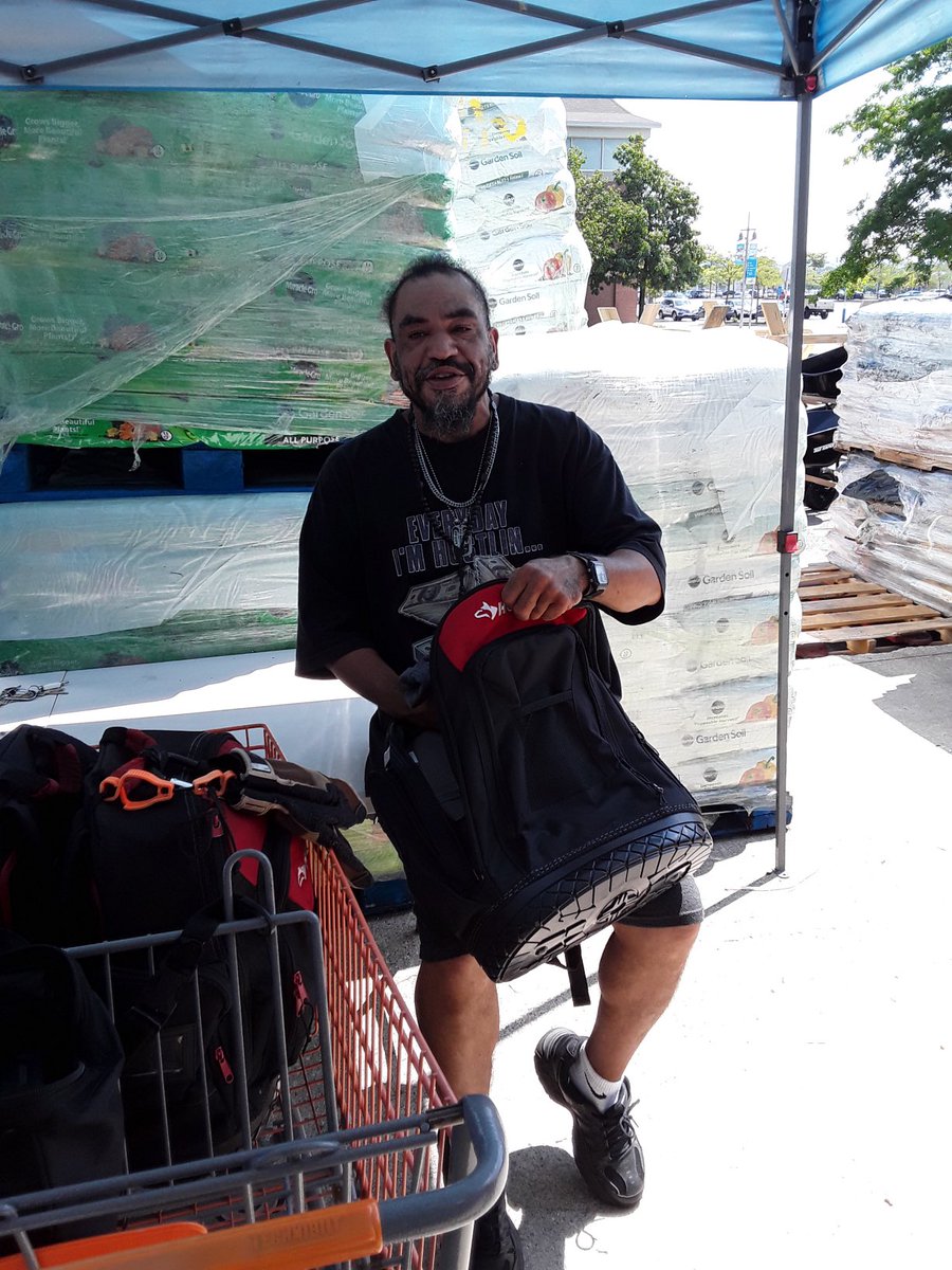 MethuenHomeDepot tweet media