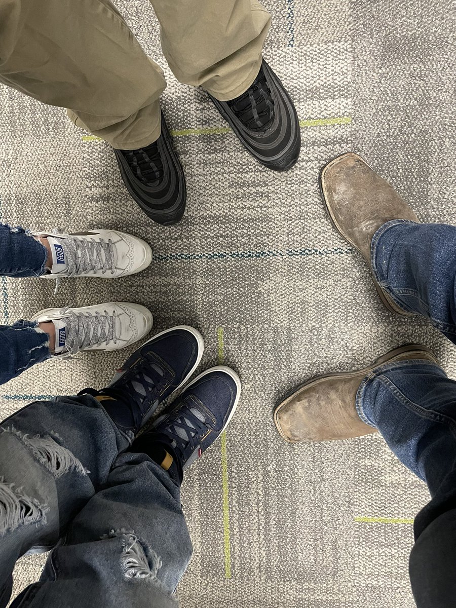 _SamTheRAM's tweet image. What's on your feet #KAMOfaMO 👟🔥#FriYAY #KOTD #LifeAtATT #LifeIsADispatch