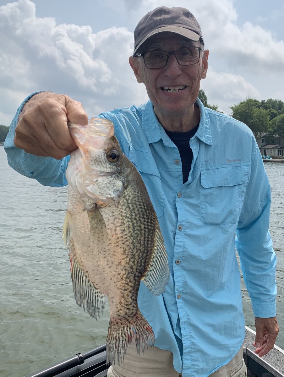 DanRobb65's tweet image. My neighbor has waited two years to catch one like this. ⁦@crappiecom⁩ #crappiefishing #ohiocrappie