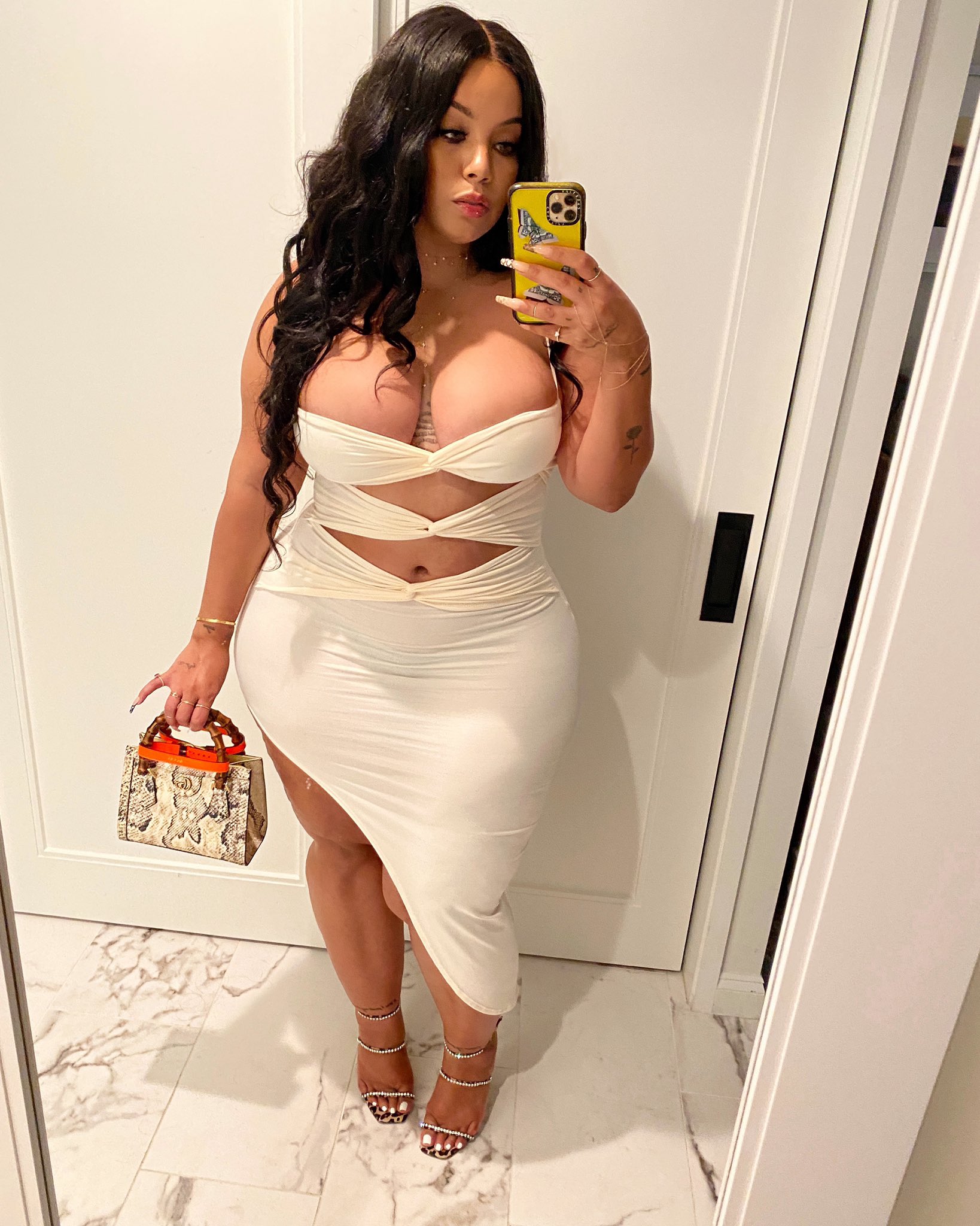 KING STEPH™ on X: #abadbitchturned32🎉 #birthdaycélfie #latergram  t.cooBu0jFWm2w  X