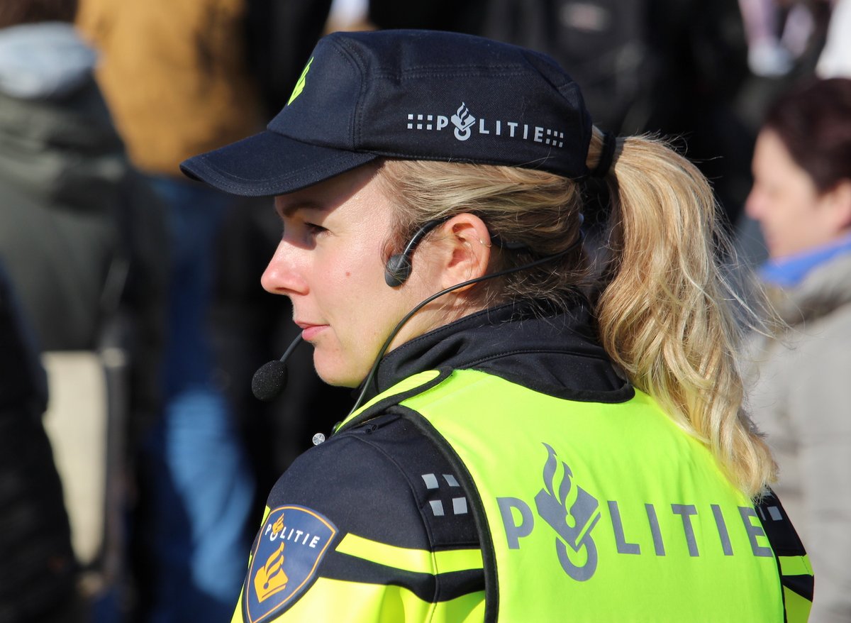 Vrouw aangevallen door man, politie zoekt getuigen