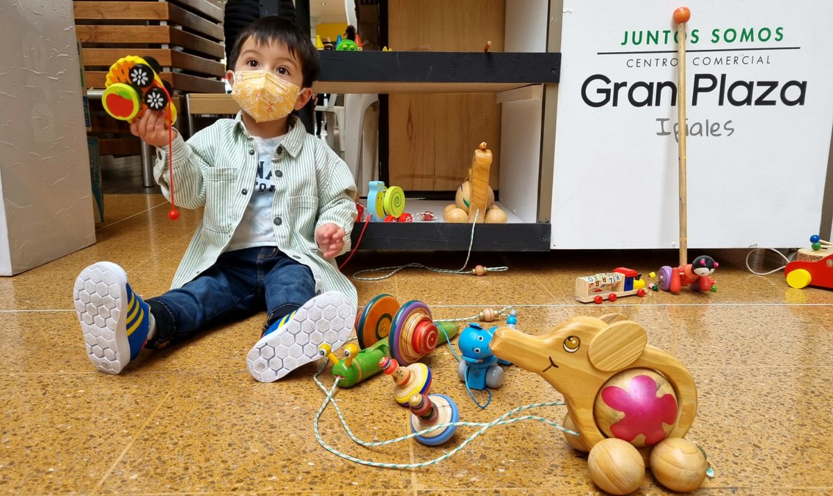 A esta hora se realiza el lanzamiento de la primera feria #TapizArtesal en el centro comercial gran plaza con la articulación de  <a href="/artesaniasdcol/">Artesanías de Colombia</a> #LaboratoriosDeInnovaciónYDiseño #FondoMixtoDeCultura #Ides #CámaraDeComercioIpiales #GranPlazaIpiales