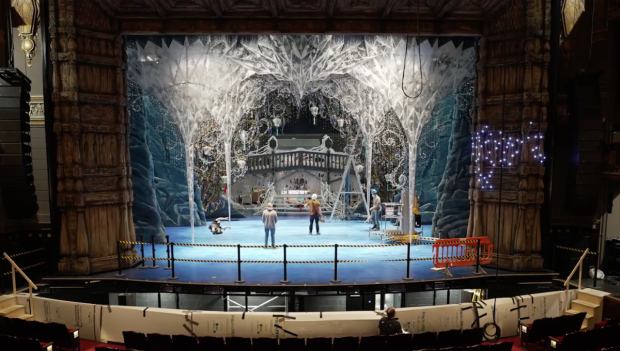 WhatsOnStage's tweet photo. Video: Take a look at the Frozen set being installed at @TheatreRoyalDL! https://t.co/XRZivZUb1T https://t.co/q7BKDPuk5P