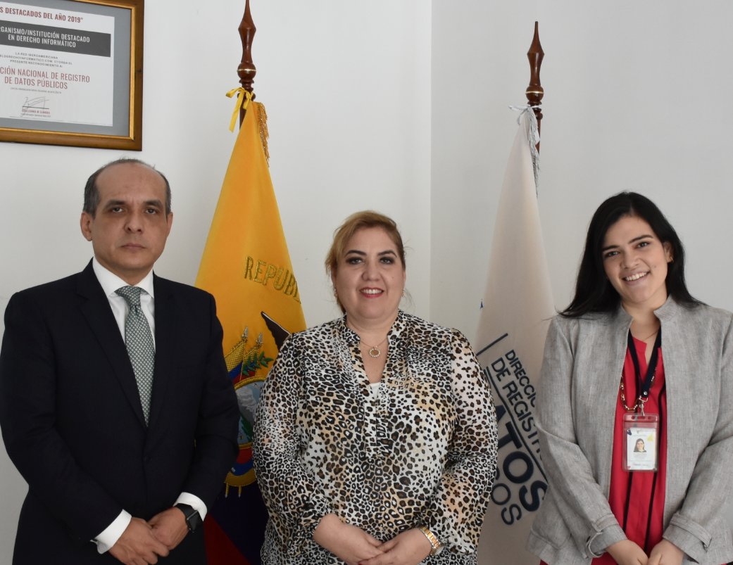 DinarpEc's tweet photo. Directora nacional de la #Dinardap, @AbJijon, recibió la visita del Dr. Homero López, Presidente de la Federación Ecuatoriana de Notarios @Fen_Ecuador.

#FortalecimientoRegistral
#JuntosLoLogramos https://t.co/aouwX8CQkx