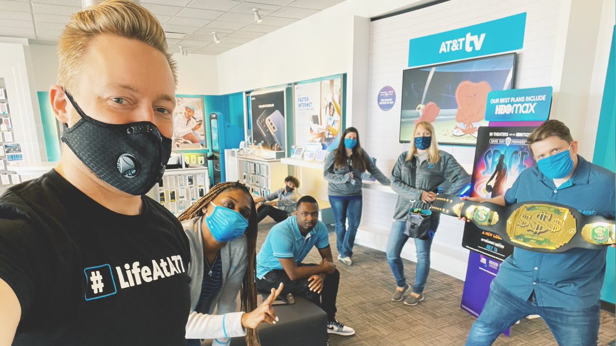 Belleville is in it for the gold and each RSC is gunning for the #GlobeLifeGoat belt!

#LifeAtATT #winMOORE