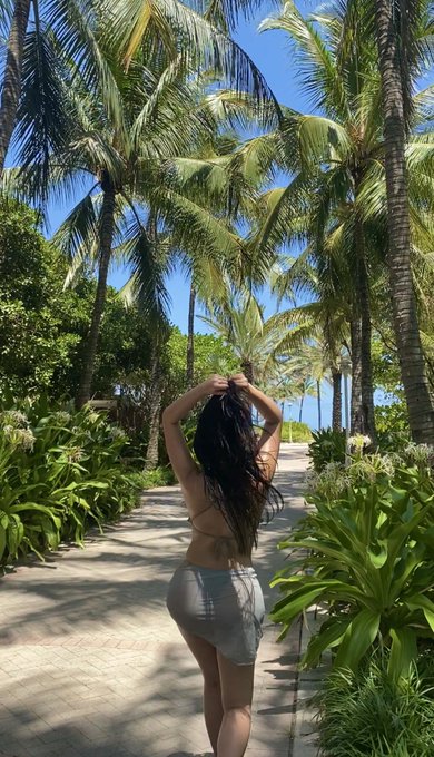 Watch Kit's leaked NSFW photo on TwXstars