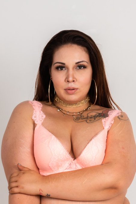 I love it when My online slaves return their tasks early.  This boy has been good, so he got attention<a href="/tag/femdom"class="tags"><span>#femdom</span></a><a href="/tag/dominatrix"class="tags"><span>#dominatrix</span></a><a href="/tag/goddessworship"class="tags"><span>#goddessworship</span></a><a href="/tag/hypnodomme"class="tags"><span>#hypnodomme</span></a>