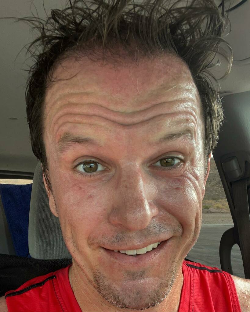 WillKelsay's tweet photo. Getting hot and sweaty on the trails outside of Vegas is kinda the norm #trailrunning #workingout #desert #crazyhair https://t.co/bya9cXKfzM https://t.co/mGeu2nbFjH