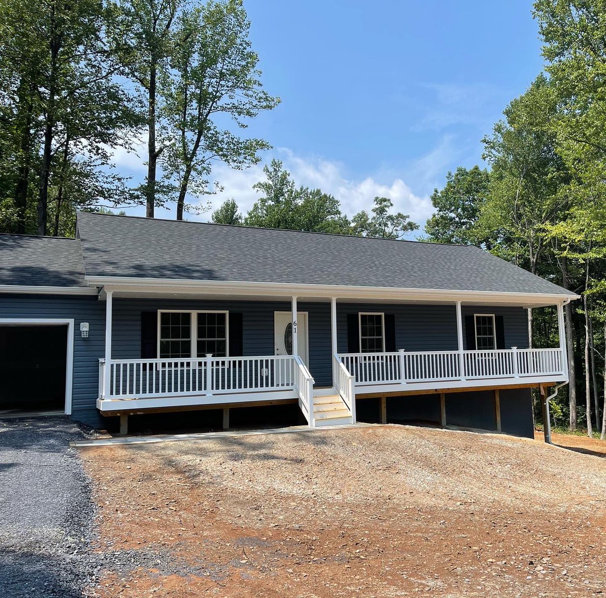 Realty_Chic_'s tweet photo. Congrats to my buyer of a new build that closed on his house today! #varealtor #realtor #realestate #realestateagent #realtorlife #realtorsofinstagram #selfie #house #newbuild #construction #newhouse #beautifulproperty #wvrealtor #virginia #westvirginia #summer #coldwellbanker https://t.co/3SOAqvGzmm