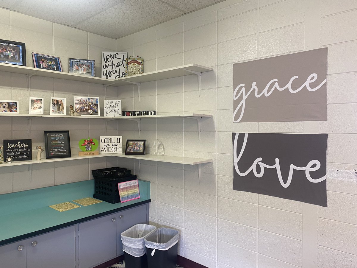 My favorite part of my new room 😍

Gives new meaning to the term “room flip” 👏🏽👏🏽

If there’s one thing I do know it is that we will make our new building feel like home 😍