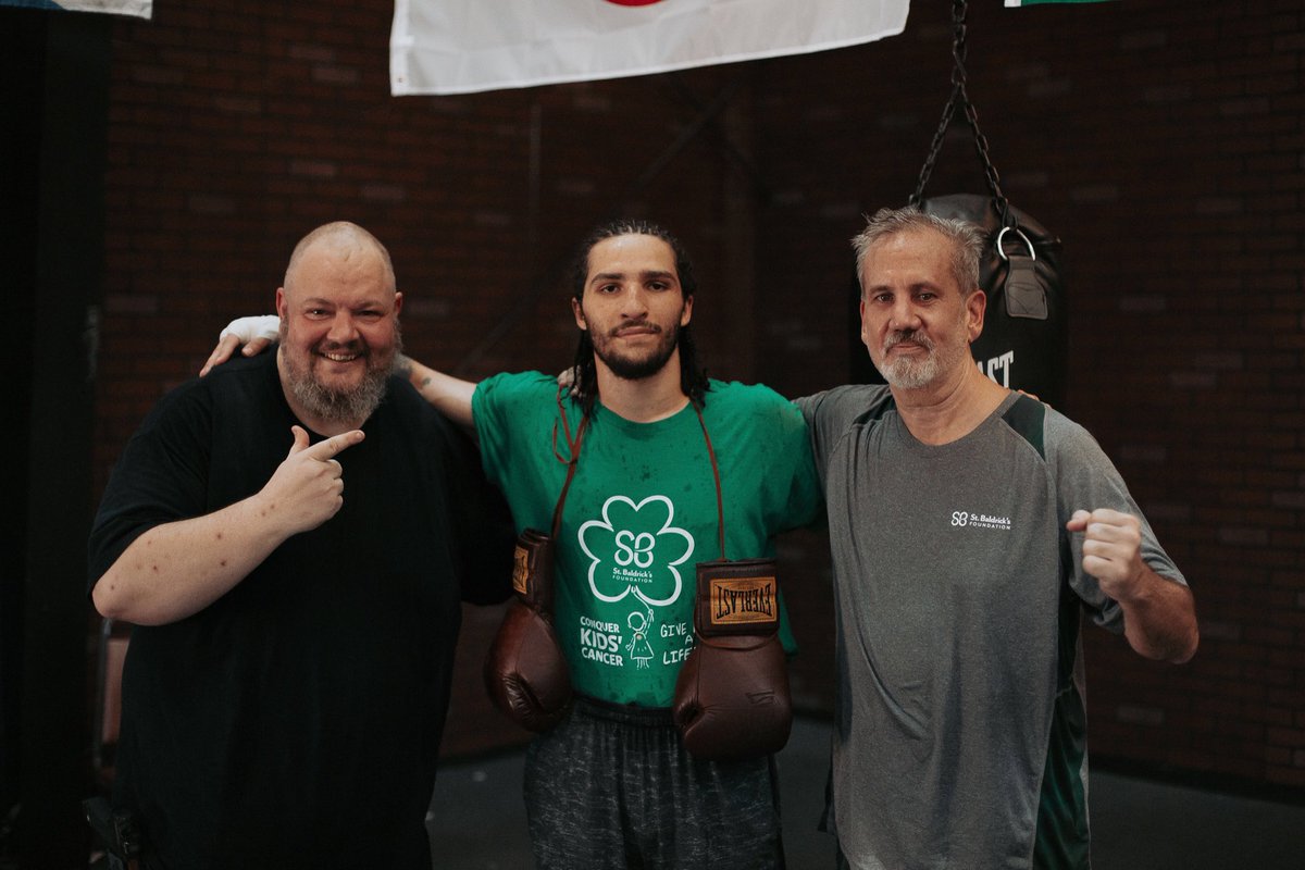 sloneart's tweet image. Working hard in the gym with @trboxing new signing #Nico #NicoAliWalsh @NicoAliX74. Professional debut #Aug14 live on @espn . Teaching him that #JoeFrazier left hook, head trainer #SugarHillSteward teaches the #Kronk magic. Somethings special about this kid, maybe bloodline?.