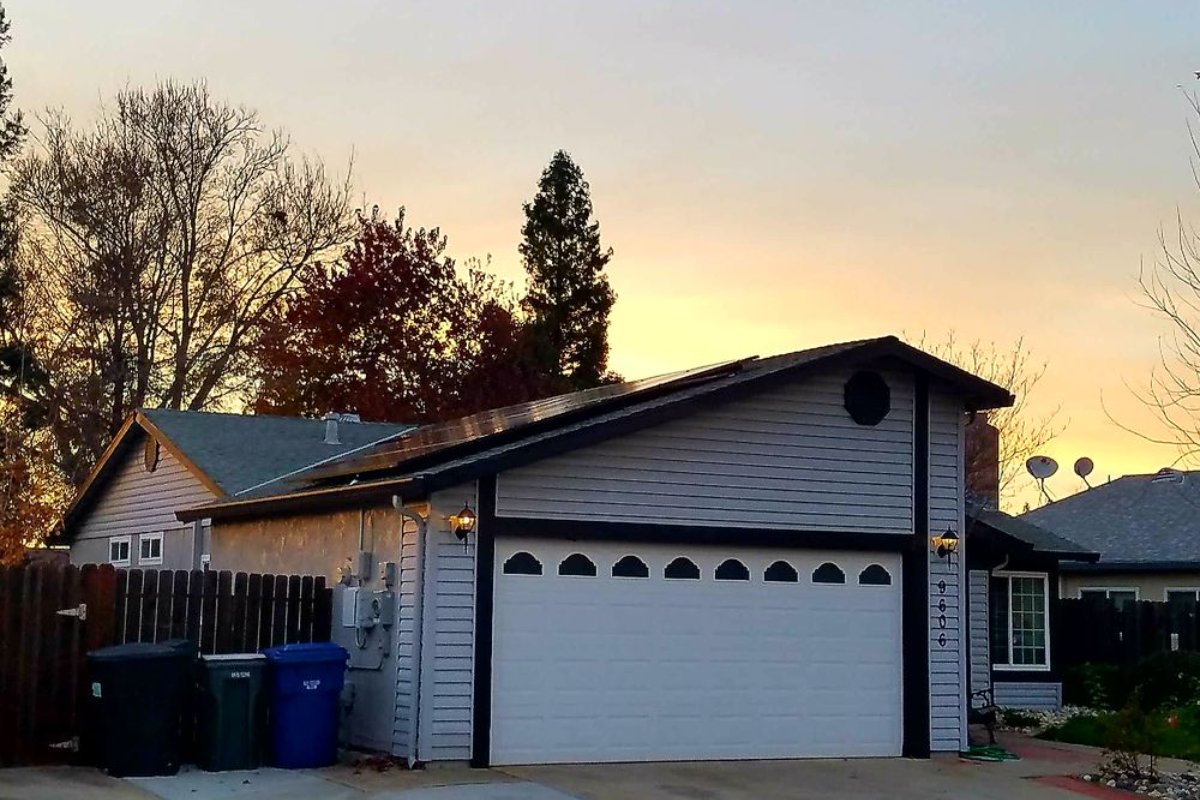 SolarEnergyCol1's tweet photo. Solar panels are a great way to save money and conserve energy. Talk to our team today about other benefits! #SolarEnergyCollective #SEC #StocktonCA #StocktonSolar #SolarEnergy #AmericanMade https://t.co/CqY9yymVNC