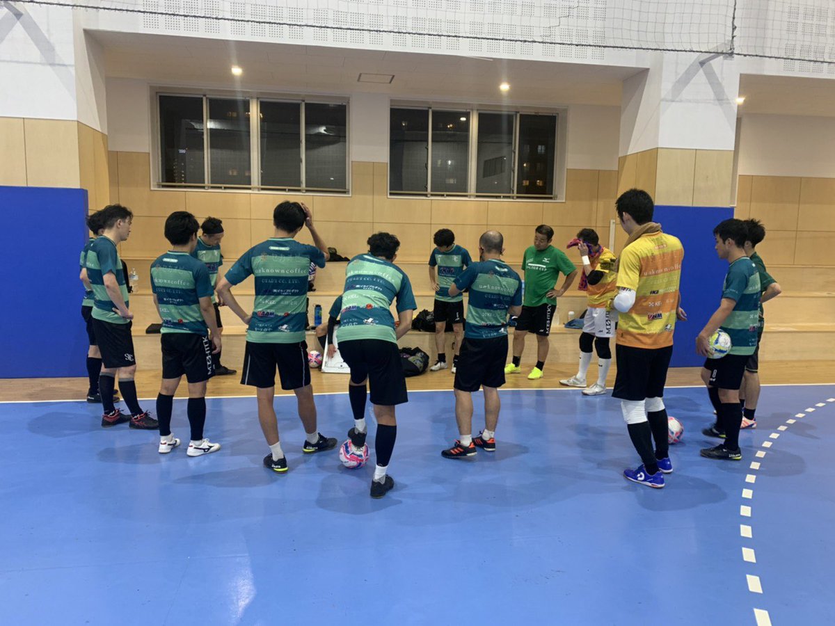 sfc_sfc_'s tweet photo. トレーニングマッチ
2021/7/30（金）
セガサミースポーツアリーナ
FC NAKAI（目指せ！Fの頂）
30分ランニング×2
0-4
3-1
20分ランニング
1-1
Total：4-6
1本目はボコられましたが、2本目以降は修正して戦えました。 https://t.co/hubANUyXZN