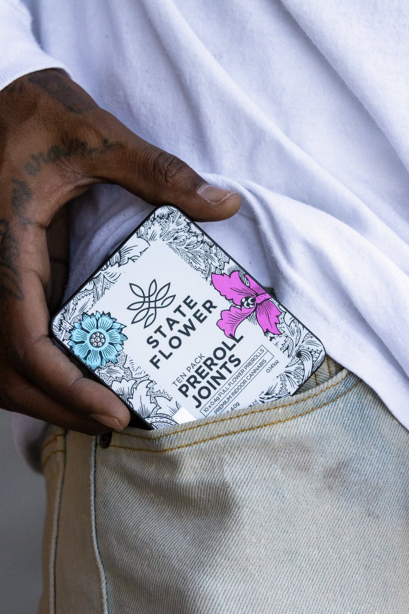 BeyondHello_NV's tweet photo. These new Ten Pack Minis from @stateflower_nevada are ✨vibes✨ for the weekend. Have you grabbed yours yet?

Keep out of reach of children. For use only by adults 21 years of age and older. https://t.co/JEA13gJgjn