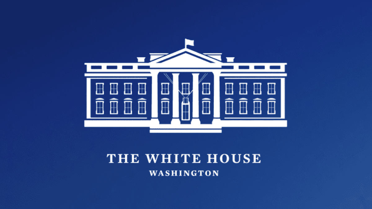 Im_Ninjio's tweet photo. What does the #executiveorder for #cybersecurity mean for companies and employees? Here’s what you should know: https://t.co/BgxKIZcNa7 #securityawareness #infosec #staysecure #beunhackable https://t.co/AnKEKN2uoQ