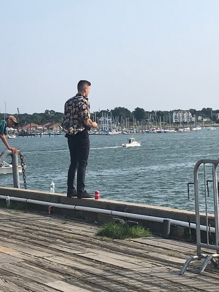 knotsferatu's tweet image. can we pretend that airplanes in the night sky are like shooting stars i could really use a wish right now wish right now wish right now