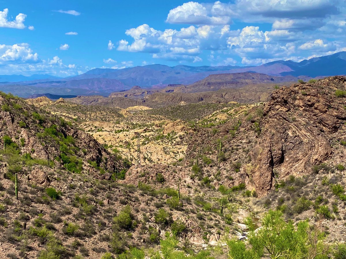 #ExploringArizona. The sights just 30 minutes outside my city are beyond 🏜🌵🧡💚💛💙 #home #Phoenix #desertphotography