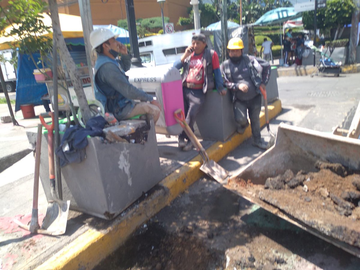 AsambleaXoco's tweet photo. A las 11:45 hrs, el día de hoy detuvieron al presidente de nuestra asamblea e integrante de la COPACO de #Xoco, Alvaro Rosales Gadar, por defender la calle pública exigiendo detener la perforación ilegal de Real de Mayorazgo. EXIGIMOS LA LIBERACIÓN INMEDIATA DE ALVARO ROSALES https://t.co/wsx9xaIQxS
