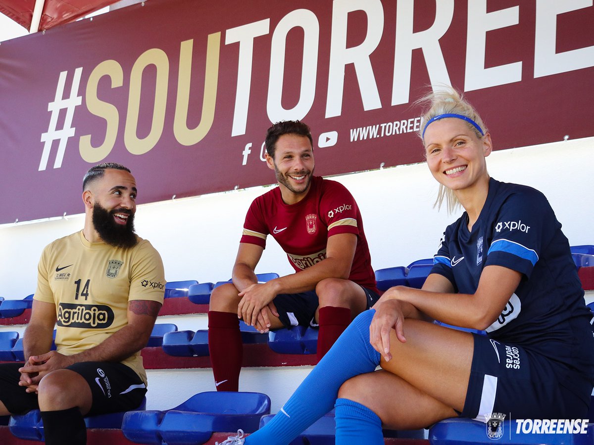 scu_torreense's tweet photo. ð€© Equipamentos do Torreense para a temporada 2021/22.
â¡ Vai a https://t.co/Tb6KxRS8dG e faz a tua encomenda.
âQual a tua camisola preferida?
#torreense #scut #torresvedras #scutfanstore #nike #orgulhodooeste #soutorreense https://t.co/Duvf4l6b0l
